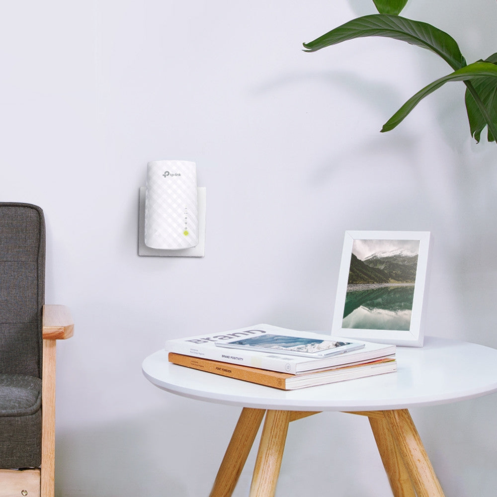 AC750 WiFi Wall Plug Range Extender