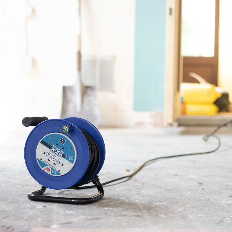 Masterplug 25 Metre 4 Gang 13A Cable Reel - Blue | LDCC2513/4BL