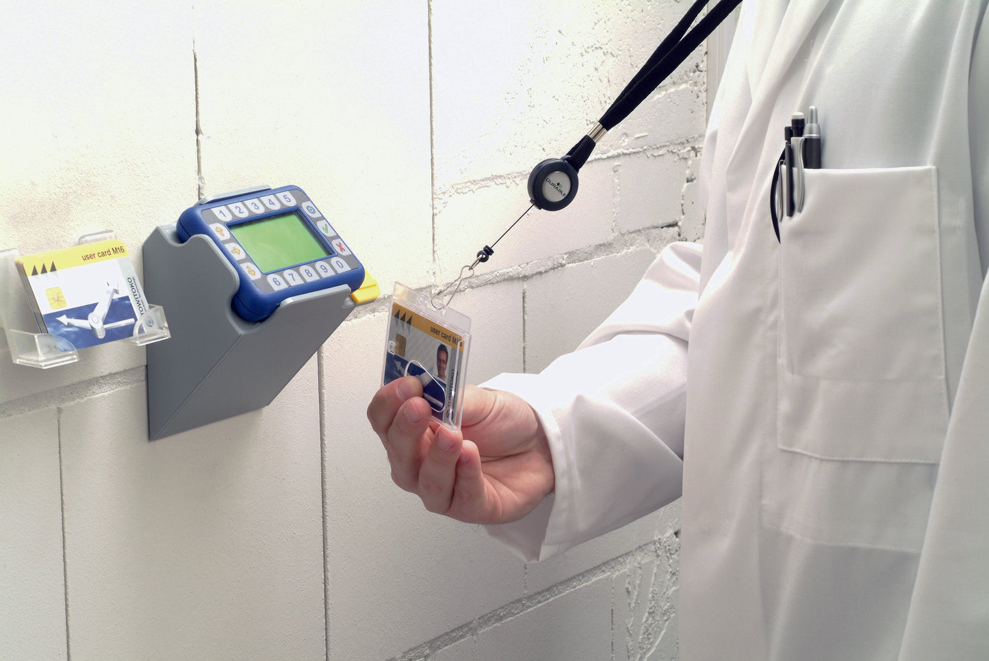 Durable Textile Lanyard and Reel for Name Badges Black (Pack 10) 8223 - 822301