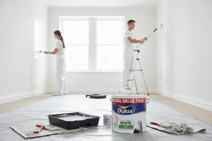Dulux Silk Emulsion Paint 5L White | Walls & Ceilings | Wipable Finish