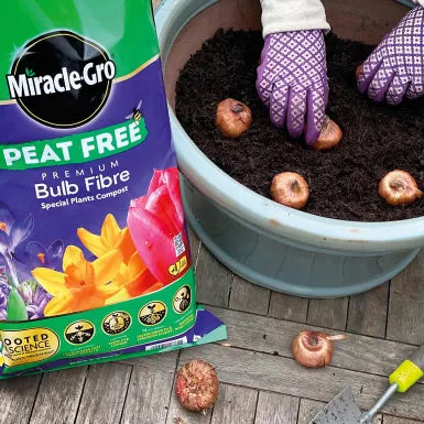 Miracle-Gro 119785 Premium Bulb Fibre Compost, Peat Free, 20 Litre Bag, (New 2025 Range), Purple