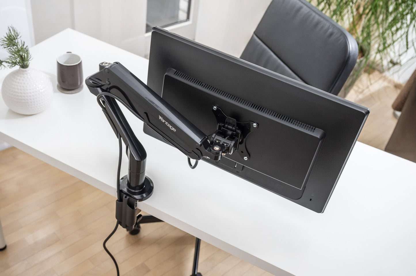 Vantage Premium Monitor Arm Black D028003