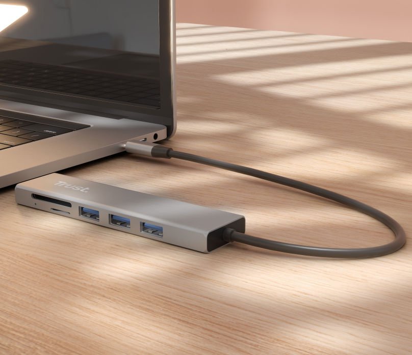 Trust Halyx Fast USB C Hub and Card Reader 104 Mbits Data Transfer Rate